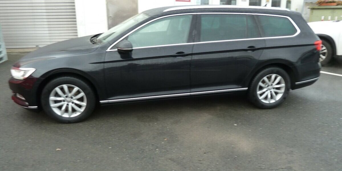 VW Passat 2.0 TDI Highline DSG Leder STH Navi 110.000 km 14.900 &euro; Ratingen 40885