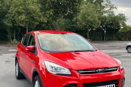 Ford Kuga 156.000 km 8.700 &euro; Duisburg 47228