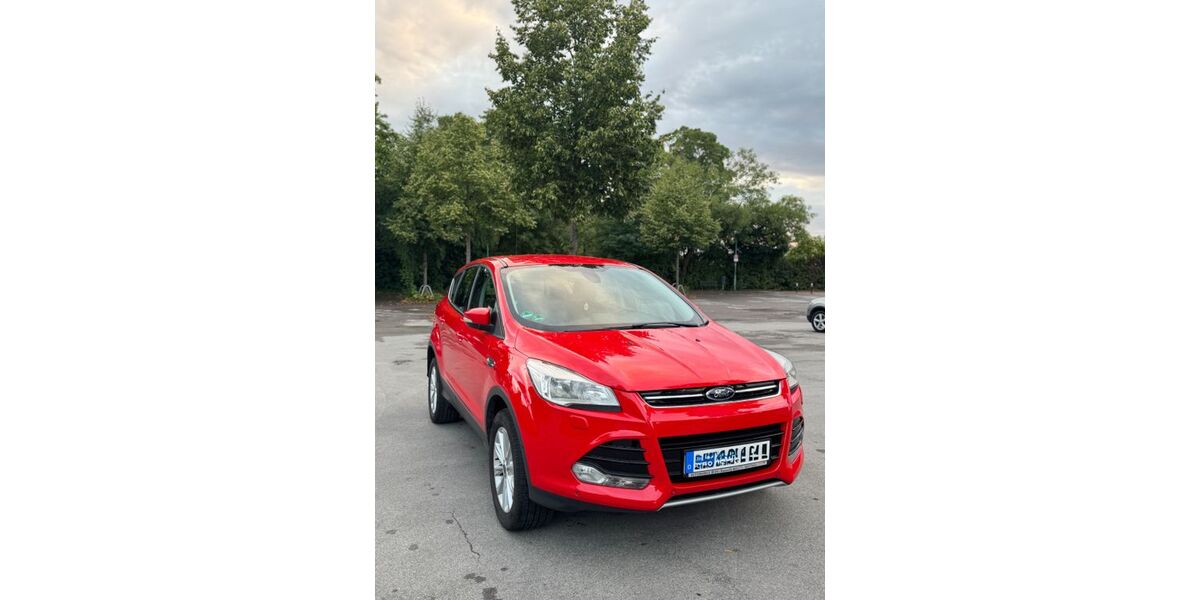 Ford Kuga 156.000 km 8.700 &euro; Duisburg 47228