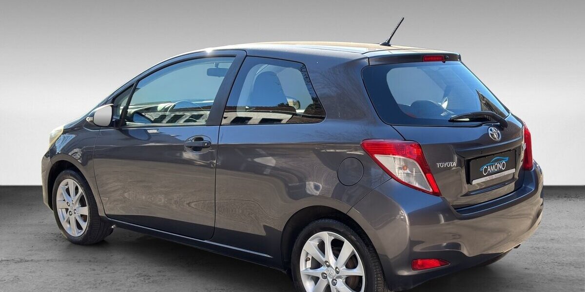 Toyota Yaris 1.0 Basic Radio 91.836 km 1.990 &euro; Wuppertal 42327