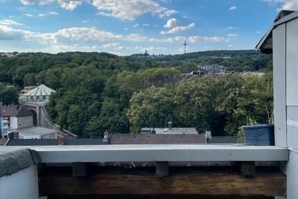 Schöne Altbauwohnung mit Balkon und traumhafter Aussicht 2 zimmer