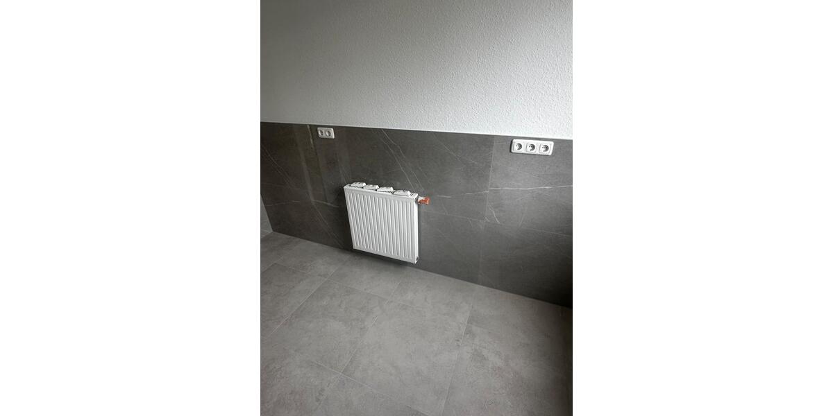 Kernsanierte 3 Zimmer Wohnung mit Balkon und Garage 3 zimmer