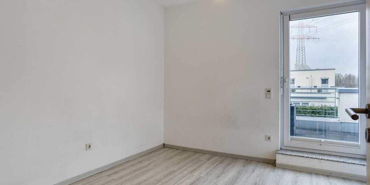 Moderne Doppelhaushälfte mit sonnigem Garten, Dachterrasse und Garage in Ratingen-Lintorf 5 zimmer