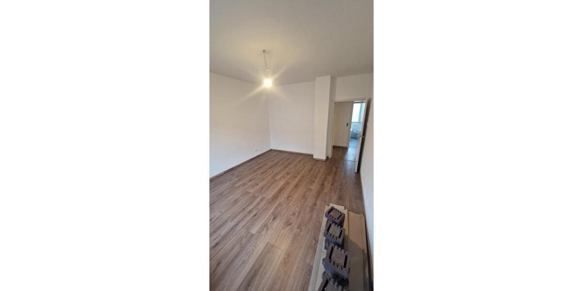 4,5 Raum Wohnung Frohnhausen 1.OG großer Süd-Balkon ruhige LageWG 4.5 zimmer