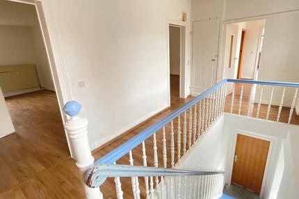 Große 3 Zimmerwohnung in historischem Haus zimmer