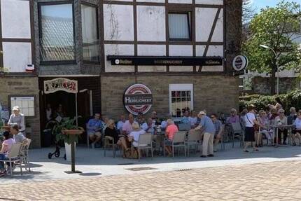 RESERVIERT - Restaurant + Bar + Appartement am besten Platz in Velbert zimmer