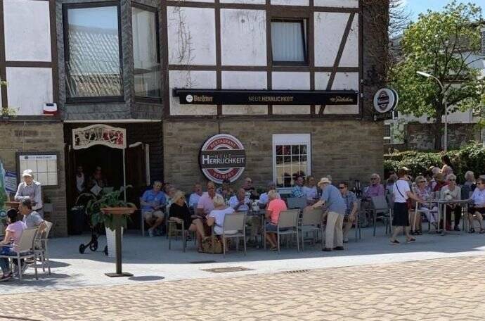 RESERVIERT - Restaurant + Bar + Appartement am besten Platz in Velbert zimmer