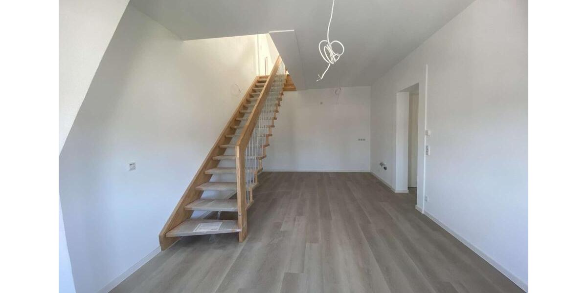 Dachgeschoßwohnung Gevelsberg - 3 Zimmer, 102 m&sup2;, 990&euro; | Angebot:25215040