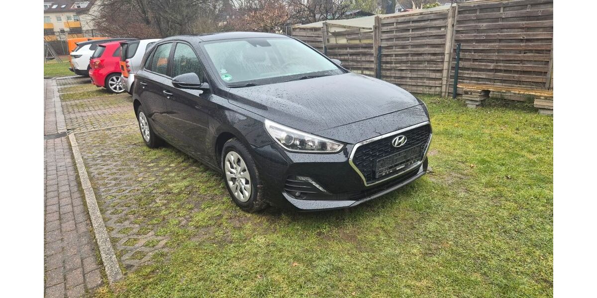 Hyundai i30 62.468 km 9.999 &euro; Bochum 44892