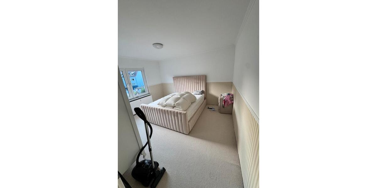 Etagenwohnung Duisburg Mittelmeiderich - 6 Zimmer, 169 m&sup2;, 263.000&euro; | Angebot:26929867