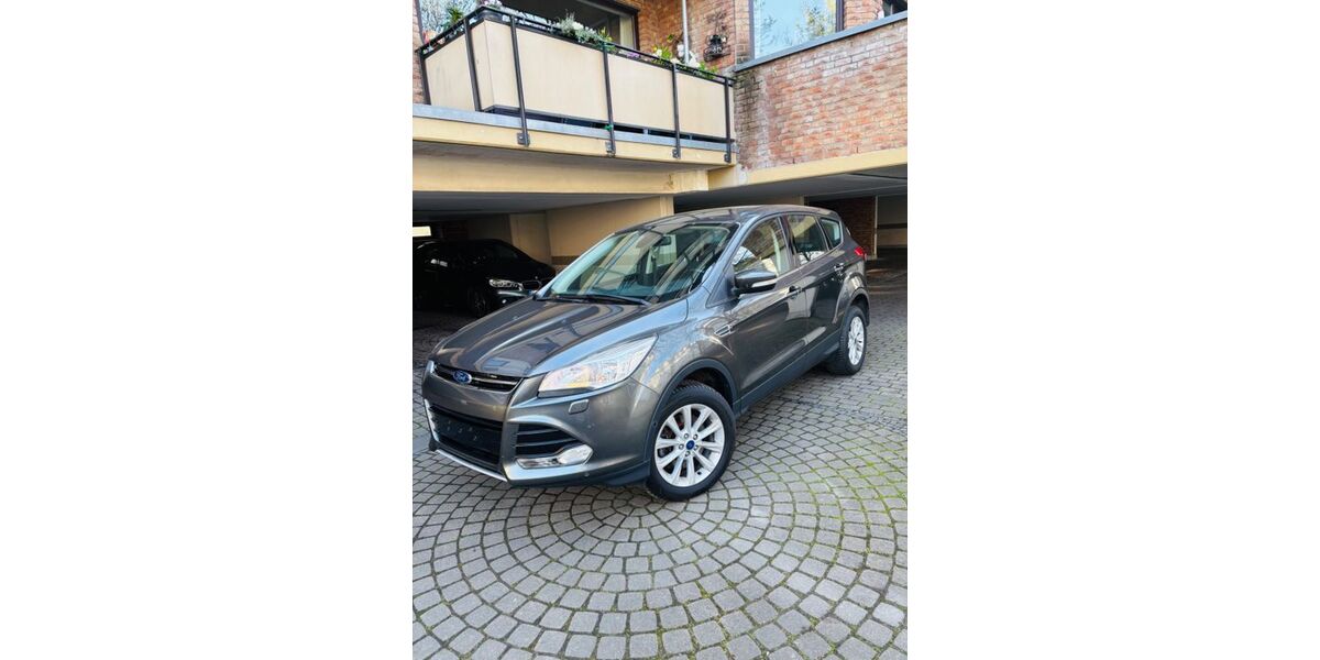 Ford Kuga 166.000 km 8.750 &euro; Essen 45355