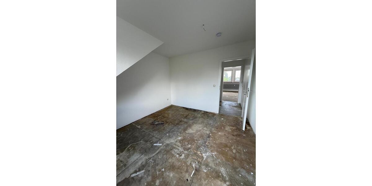 Dachgeschoßwohnung Oberhausen - 1 Zimmer, 39 m&sup2;, 50.000&euro; | Angebot:27489521