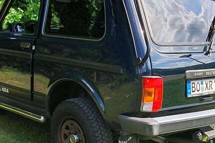 Lada Niva 76.000 km 7.850 € Hattingen 45527