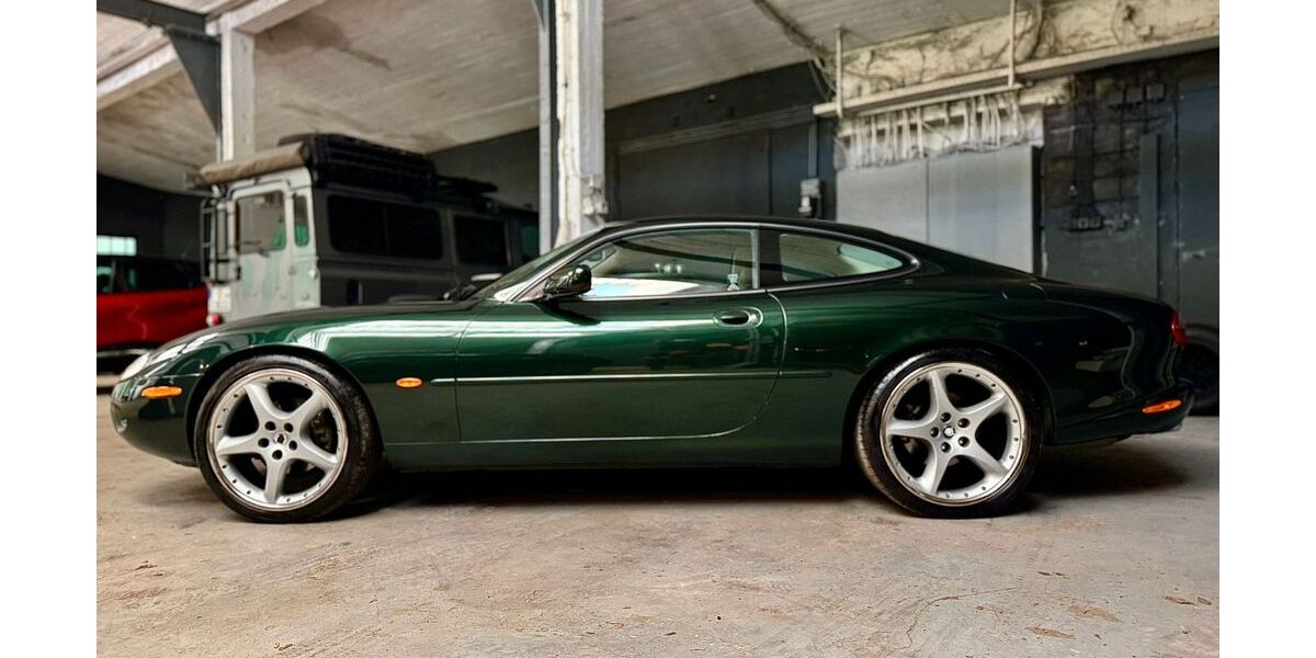 Jaguar XK8 61.500 km 17.990 &euro; Essen 45219