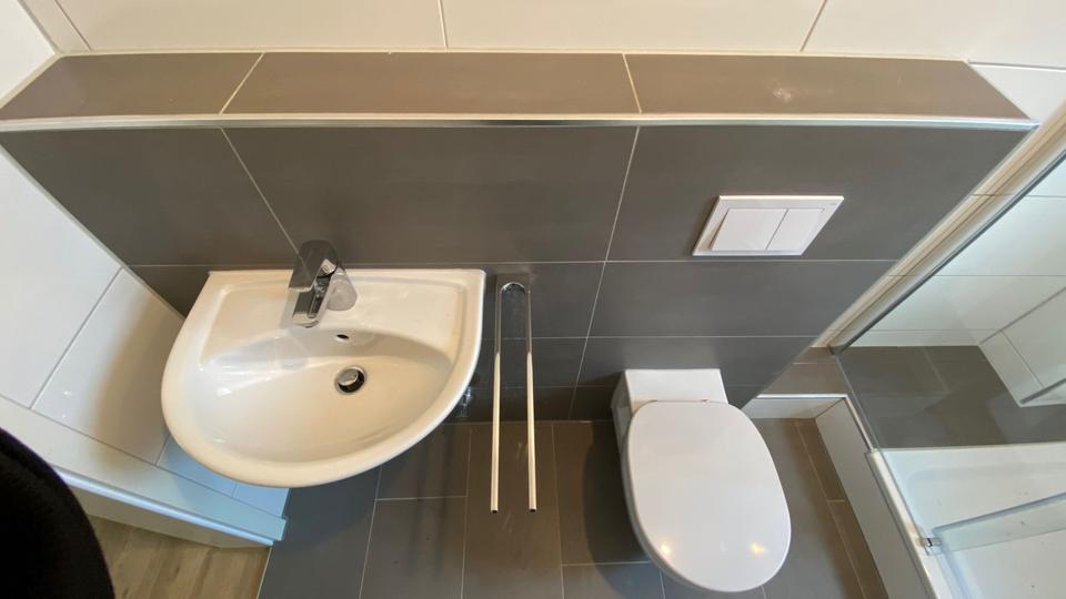 *** Riskieren Sie einen Blick! Charmante Altbauwohnung mit Duschbad! *** 3 zimmer