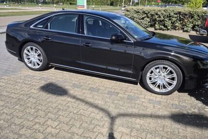 Audi A8 154.500 km 26.000 &euro; Duisburg 47057