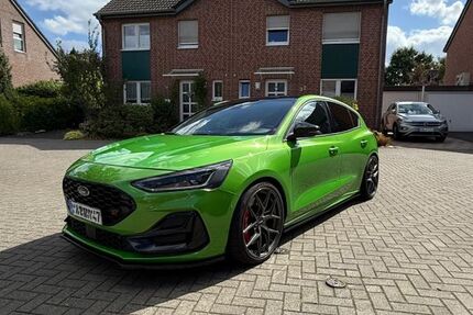 Ford Focus 29.000 km 28.450 € Neukirchen-Vluyn 47506