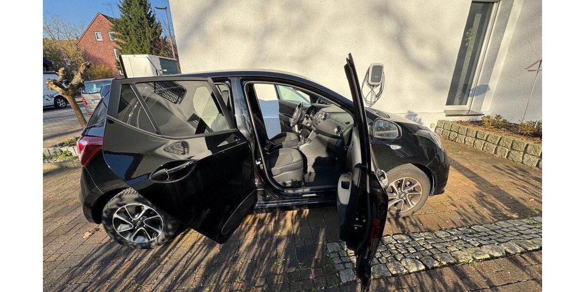 Hyundai i10 43.911 km 9.350 &euro; Oberhausen 46147