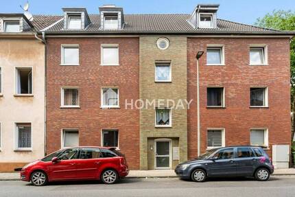 Charmante Dachgeschoßwohnung mit 4 Zimmern, Innenhof und Stellplatz