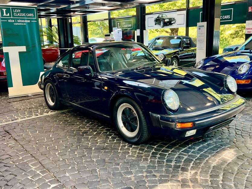 911