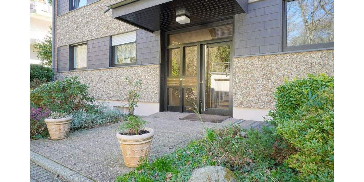 Etagenwohnung Mülheim an der Ruhr Saarn - 3 Zimmer, 94 m&sup2;, 1.300&euro; | Angebot:25670661