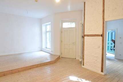 Haus Düsseldorf Altstadt - 11 Zimmer, 258 m&sup2;, 3.700&euro; | Angebot:20083227