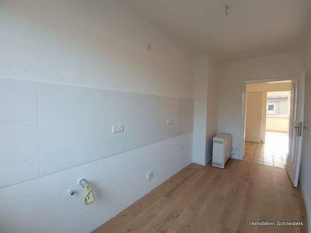 Etagenwohnung Duisburg Untermeiderich - 2 Zimmer, 61 m&sup2;, 500&euro; | Angebot:26916851