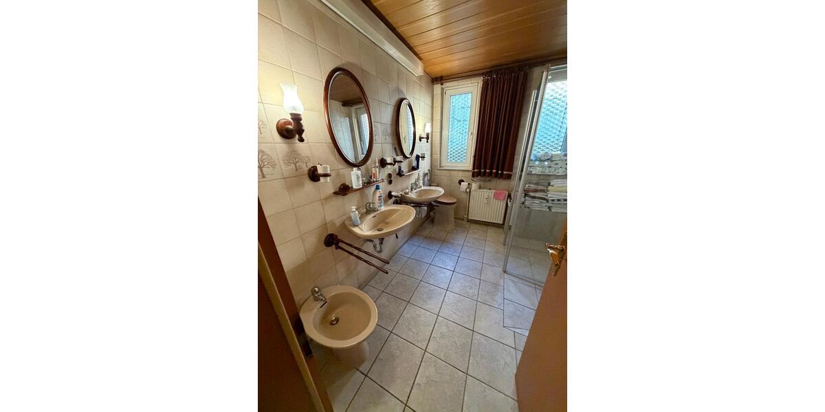 4,5-Zimmer Wohnung, Hochparterre in Wattenscheid- Eppendorf 4 zimmer