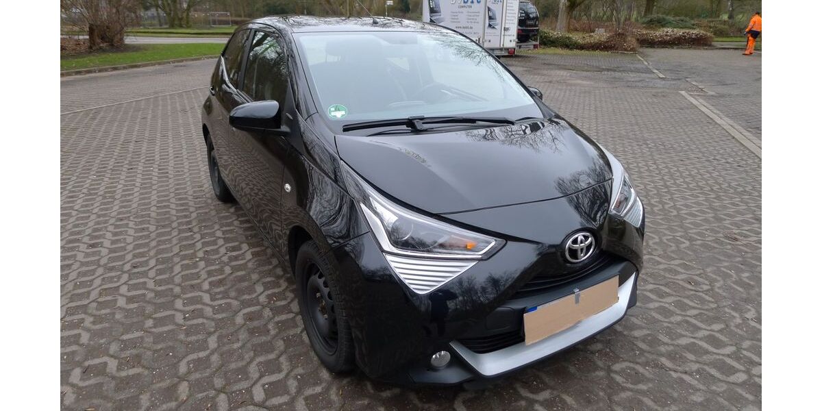 Toyota Aygo (X) 26.350 km 8.990 &euro; Herne 44651