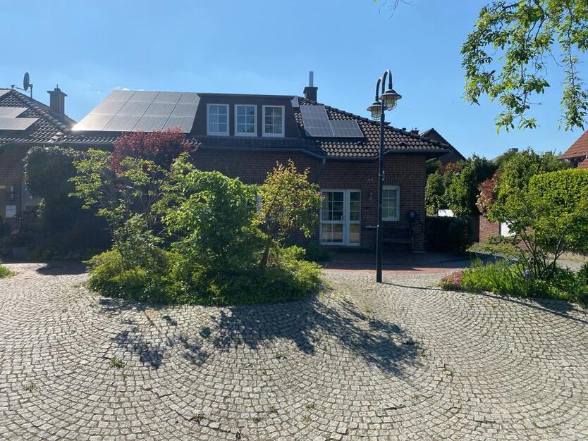 Gepflegtes Einfamilienhaus mit PV-Anlage & Garage in Meerbusch