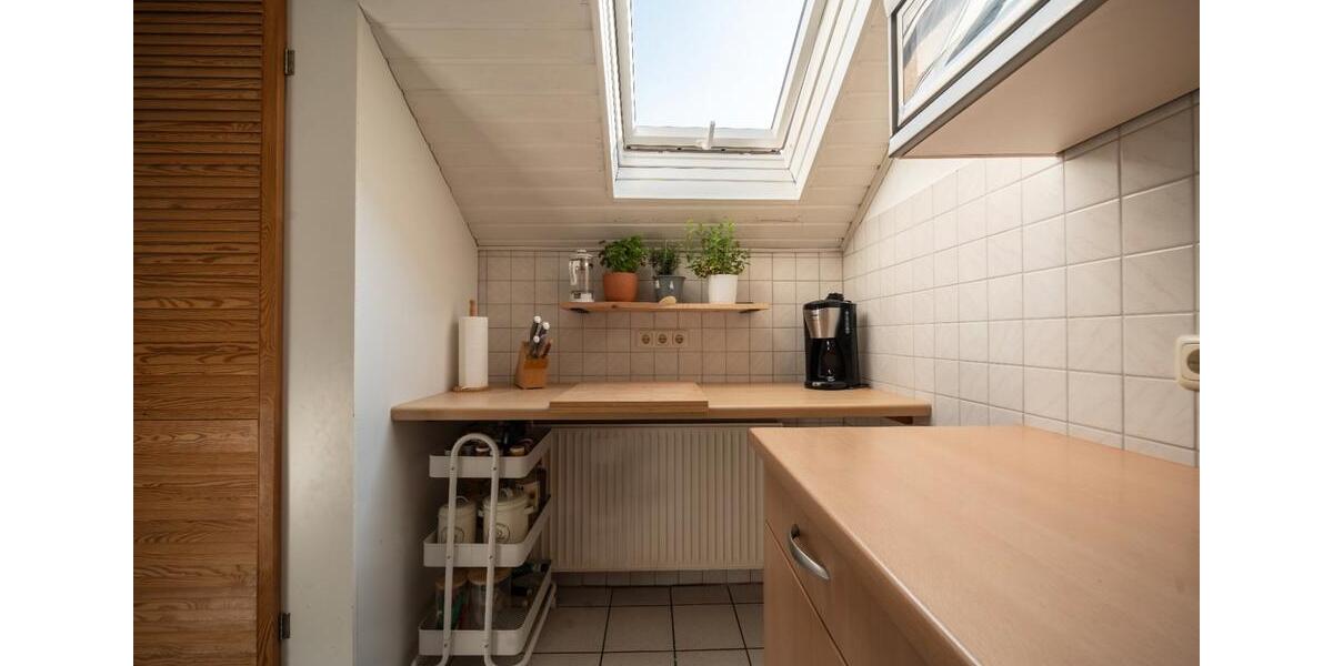 Dachgeschoßwohnung Essen Stadtbezirk VIII - 2 Zimmer, 65 m&sup2;, 1.100&euro; | Angebot:26149272