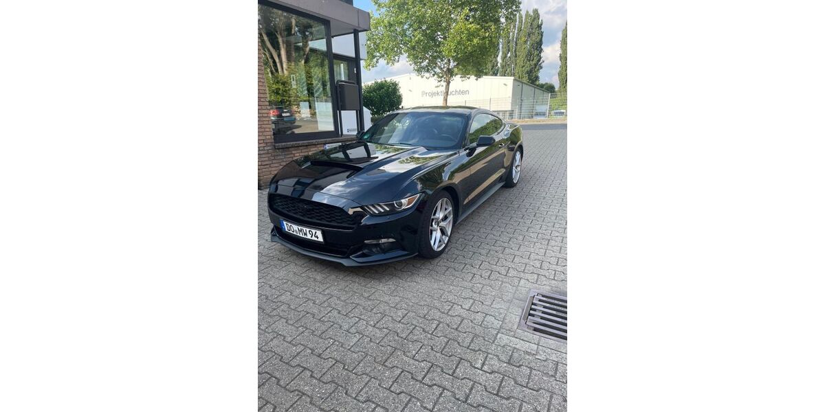 Ford Mustang 127.000 km 21.999 &euro; Castrop 44575