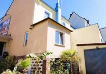 Wo Kindheitserinnerungen entstehen: Einfamilienhaus mit Baugrundstück Essen-Altendorfer Straße