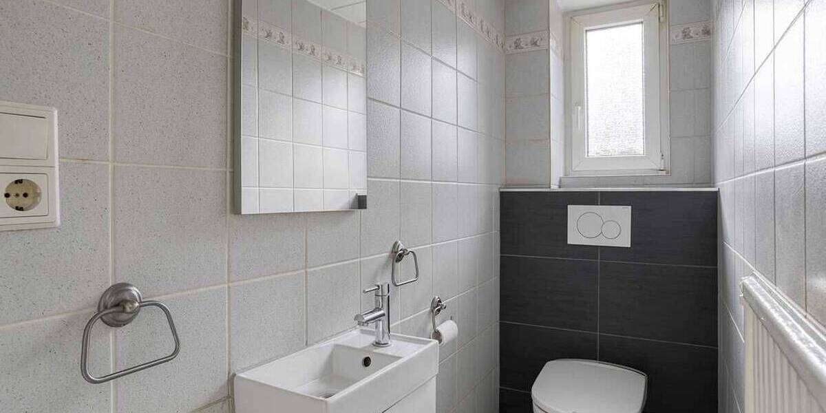 Doppelhaushälfte mit Charme und Gartenidylle in Ratingen-Lintorf 3 zimmer