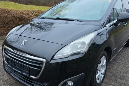 Peugeot 5008 223.000 km 4.699 &euro; Moers 47441