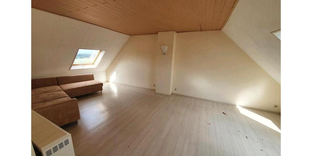 Dachgeschoßwohnung Essen Stadtbezirk VII - 2.5 Zimmer, 68 m&sup2;, 360&euro; | Angebot:25309683