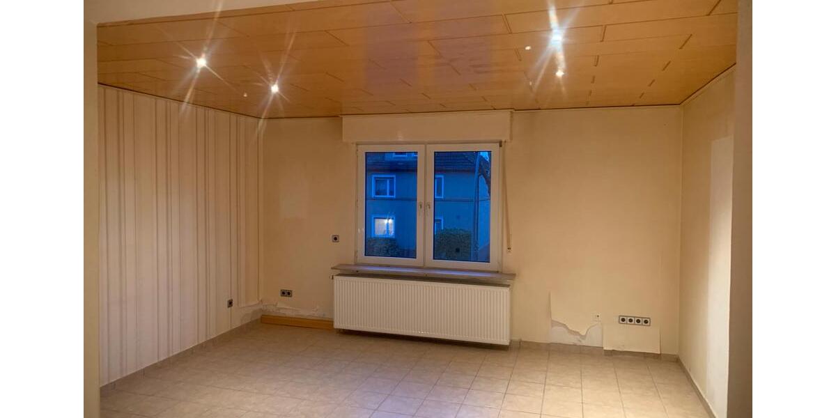 Helle Zweieinhalbzimmer-Wohnung im 1. OG mit 64 m2 2 zimmer