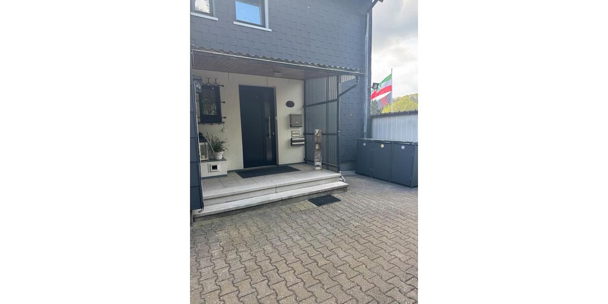 Dachgeschoßwohnung Bochum Eppendorf - 2 Zimmer, 43 m&sup2;, 330&euro; | Angebot:26447956