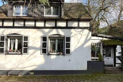 Haus Duisburg Beeck - 5 Zimmer, 126 m&sup2;, 295.000&euro; | Angebot:25688688
