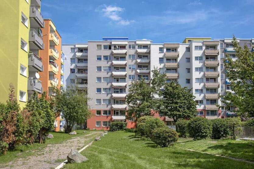 Wohnung zum Mieten in Düsseldorf 936 € 81.41 m²