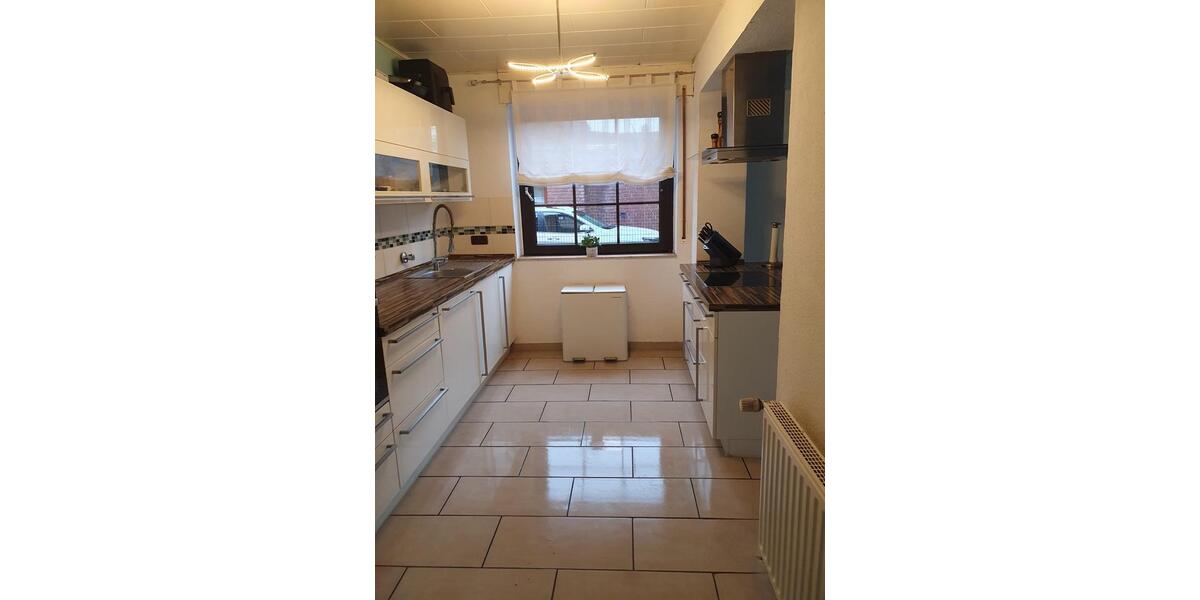 Doppelhaushälfte mal anders! Untere Etage zum Verkauf! 4.5 zimmer