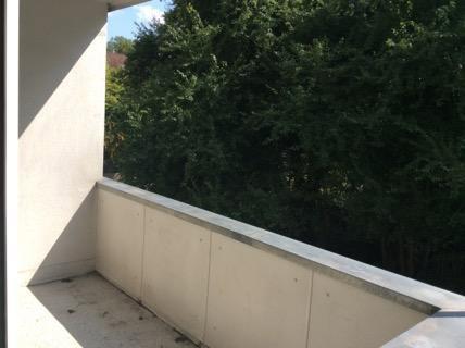 Frisch renoviert! Klasse 3-Zimmer-Wohnung mit Balkon! zimmer