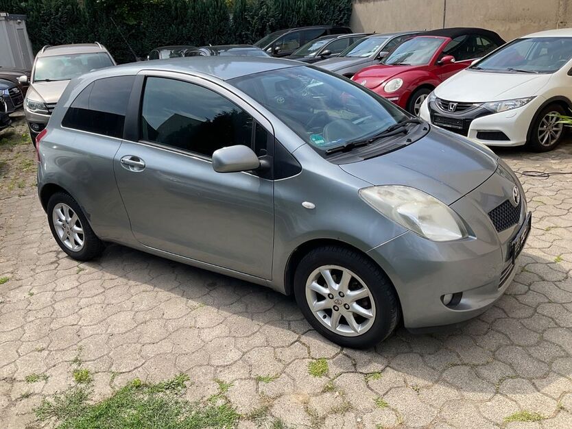 Toyota Yaris 139.202 km 3.500 € Solingen 42719