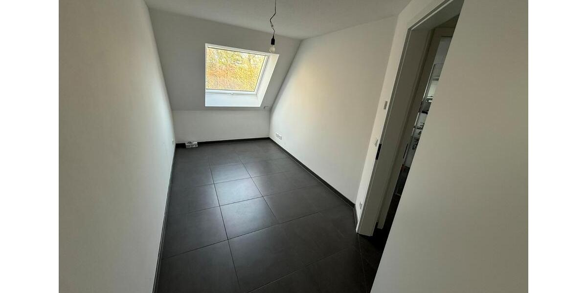 Etagenwohnung Hünxe - 4 Zimmer, 105 m&sup2;, 1.295&euro; | Angebot:25406304