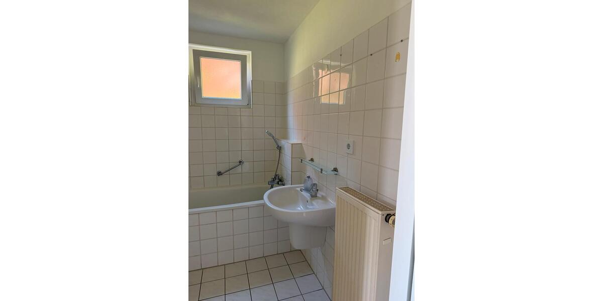 Etagenwohnung Wuppertal Dönberg - 2 Zimmer, 67 m&sup2;, 592&euro; | Angebot:26444523