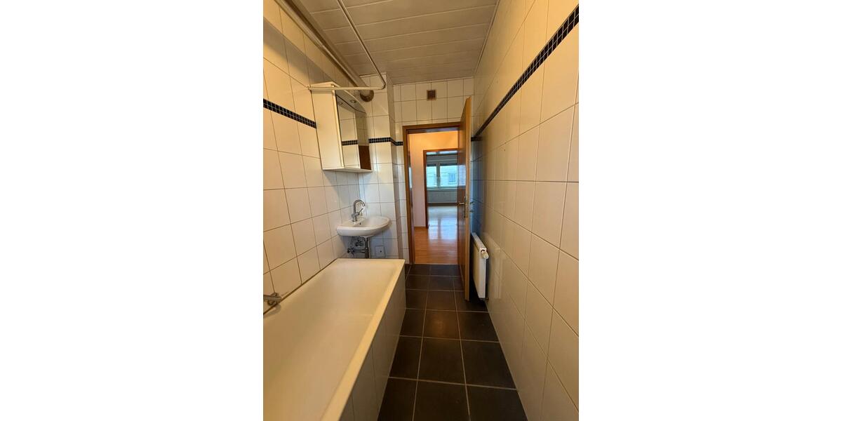 Großzügige 3,5-Zimmer-Wohnung in zentraler Lage von Bochum-Watten 3.5 zimmer