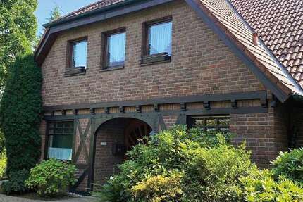 Haus zum Kaufen in Moers 1.250.000 € 457 m² 9 zimmer