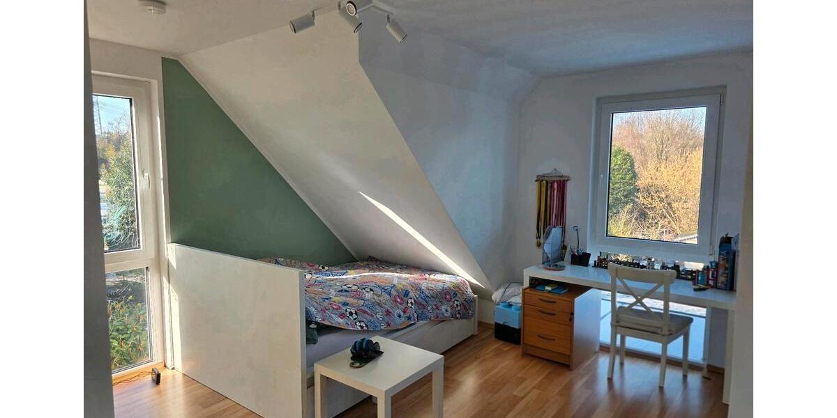 Attraktives Einfamilienhaus mit unverbaubarem Blick ins Grüne 5.5 zimmer
