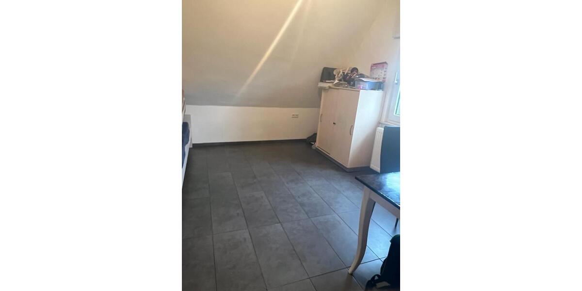 Erdgeschoßwohnung Duisburg Huckingen - 4 Zimmer, 95 m&sup2;, 1.200&euro; | Angebot:25235977