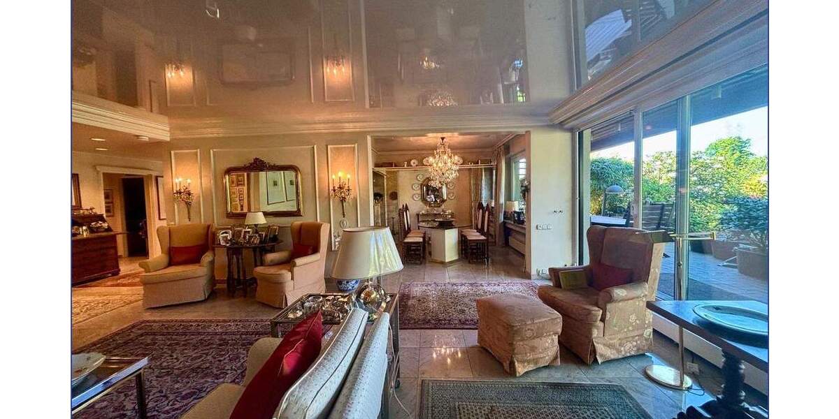 Repräsentative Terrassenwohnung in Mülheim-Holthausen mit Doppelgarage! 4 zimmer